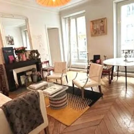 Bohemien And Arty Apartment